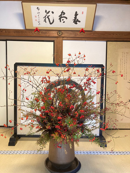 大方丈入口前の生花