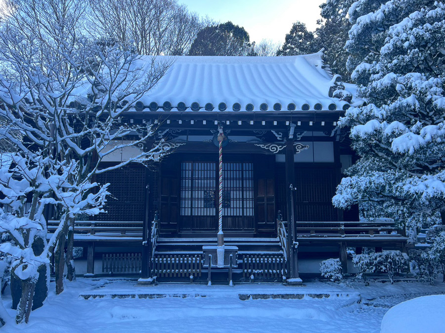 大雪の日の本堂